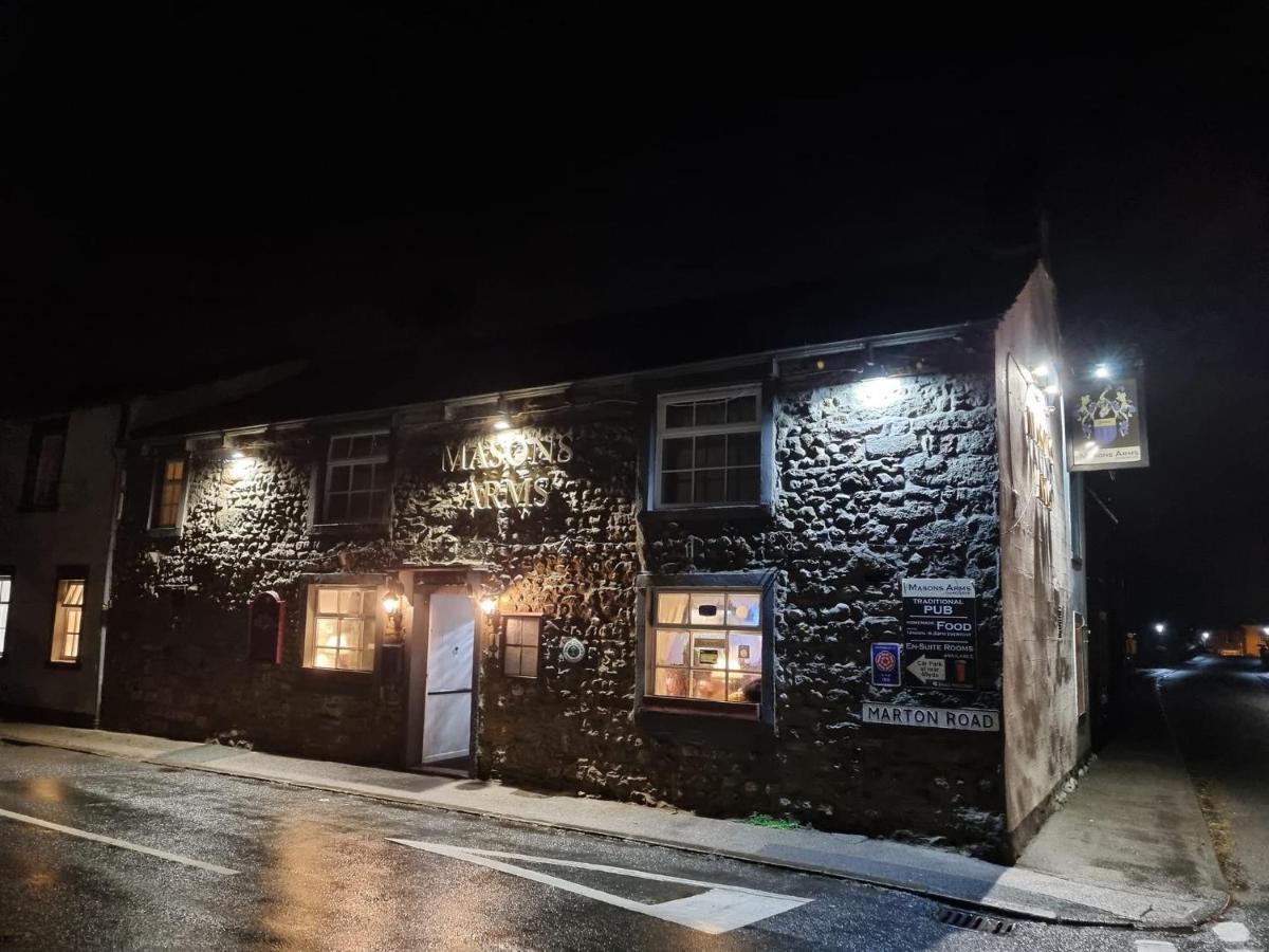 Masons Arms Hotel Gargrave Exterior foto